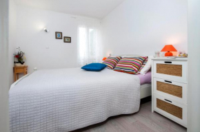 Отель Apartman Delfin  Ровинь